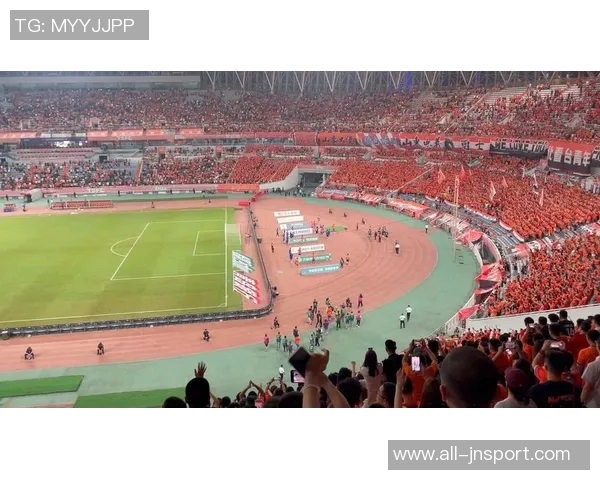 刘越庆祝泰山队32岁生日强调其作为山东队历史延续的重要性