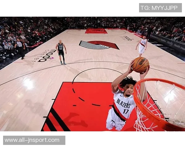 谢顿夏普表现出色18投9中砍下25分助力球队内外开花三分球命中率高达50