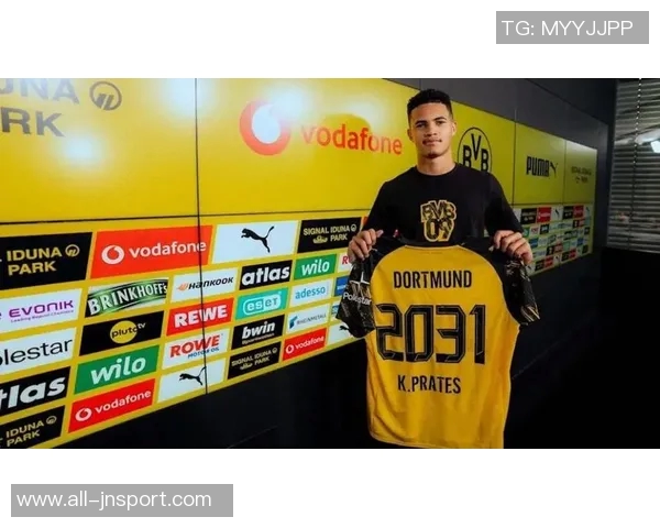 多特蒙德即将签下克鲁塞罗17岁边卫普拉特斯转会费达1200万欧元